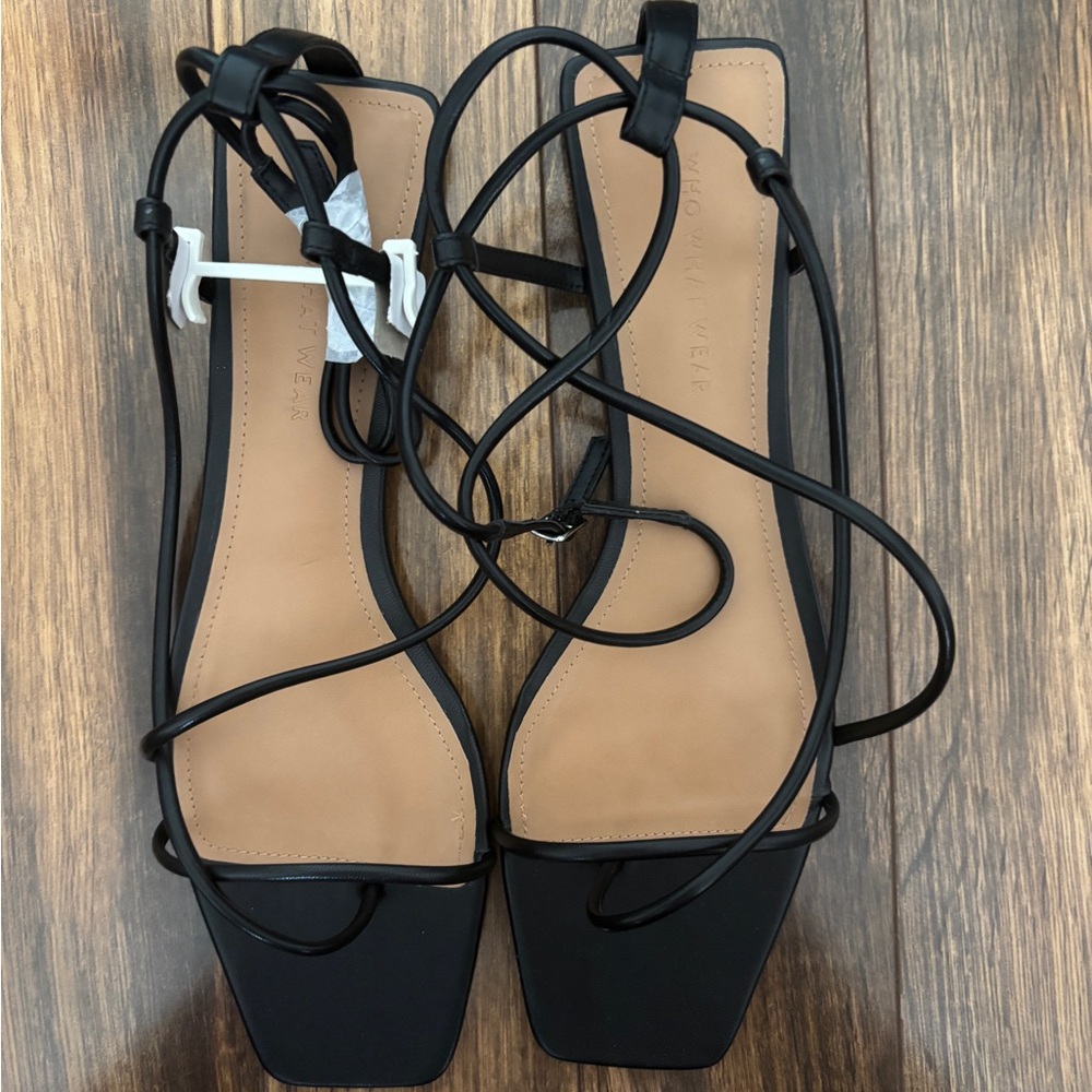 Who What Wear Black and Tan Sandals with Strappy Design